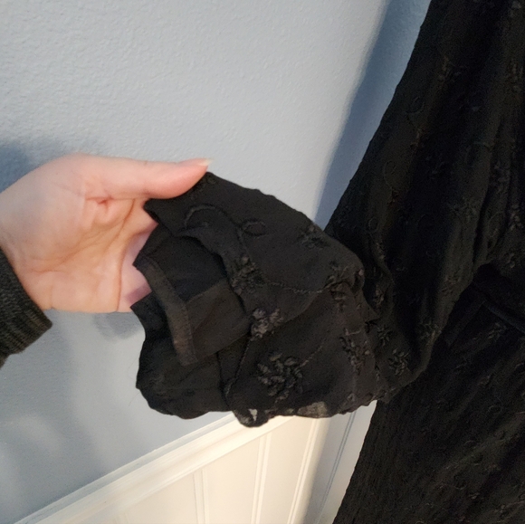 Mary Green Silk Robe - Picture 7 of 9